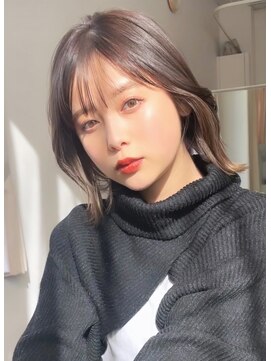 ノイ(noi) 顔周りレイヤーカットミルクティーベージュカラー前髪カット