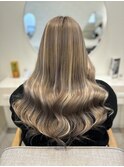 黒髪カタログ グレーベージュ レイヤーロング