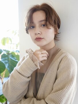 ラヴィズム 小新店(LUVISM) ショートカット丸みショート耳掛けひし形小新潟西区　小新