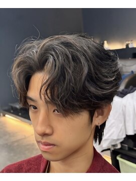 バース バイ ハピネス(BIRTH by happiness) 韓国へアカルマパーマワックスなしセンターパート黒髪ウルフ