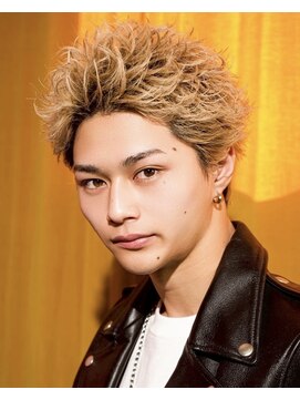 アイトーキョー 名古屋栄(AI TOKYO) ブロンドカラー/フェザーパーマ/センターパート/名古屋/栄