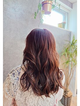 アンバール(amberl) ロング コテ巻き仕上げ