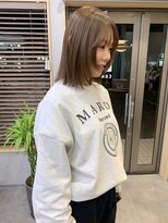 コンネ(CONNE.)&nbsp;フェイスレイヤーカット&ベージュカラー