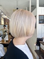 ヘアーループレル(Hair ruup Rell design works)&nbsp;【那覇安里】ハイトーンベージュ×丸みショートボブ