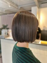 ギネス(Giness)&nbsp;上品ストレート×毛先ぱつっとボブミニウルフ