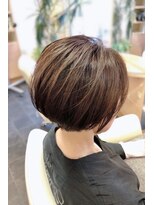 サエラクワトロ&nbsp;大人キレイな20代30代40代襟足スッキリショートボブ