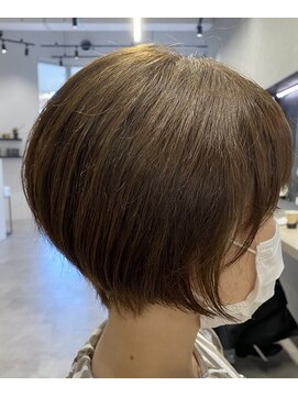 ウノ 若葉台(UNO) 大人丸みショート/グレージュカラー