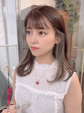 グロウミドル(GROW middle) ナチュラルハイライトの透明感ベージュと隠せるインナーカラー