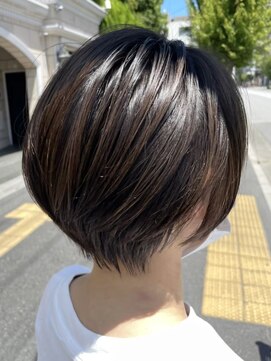 ビルド(build) 【小顔補正立体カット】束感ショート/新越谷 南越谷