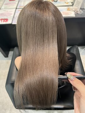 ファムバイアヴァンス(Femme by AVANCE.) 髪質改善トリートメント×ミルクティーベージュ