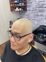 8番館 スキンヘッド漢