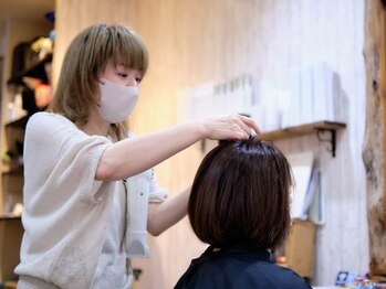 ルーシーヘア(Lucie hair)の写真/女性スタイリストによる完全マンツーマン施術◇3席のみのプライベート空間で寛げるサロンタイムを♪