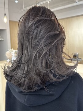 バベル アット フルリール 甲子園口(BABEL at fleurir) ミディアムレイヤーのアッシュブラウンカラー