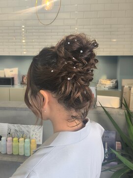 ドープリット(Dope LIT) 高めアップスタイル/お呼ばれヘア