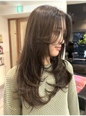 オリーブグレージュ