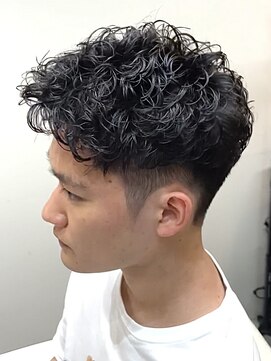 ソレリア(Soleria) Soleriaソレリア【新宿】高めに刈り上げた男らしいサーフカール