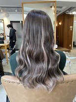 フツーロ 栄(FUTURO) プルエクステ