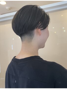 ハーティーモトヤワタ(hearty MOTOYAWATA) 骨格に合わせた自然な丸み×刈り上げショート