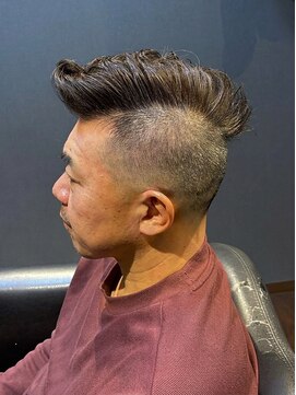 ビーダンディー(Bee dandy) イケオジ リーゼント風 大人モヒカン ツーブロックショート