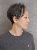 グレイヘア白髪くせ毛多毛ベリーショートボブ前下がり襟足
