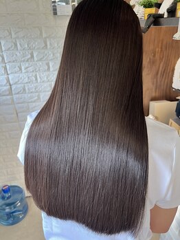 オヴィ(Ovi)の写真/佐世保で叶える髪質改善、艶と透明感あふれるうるツヤ美髪のトリートメントサロン