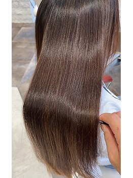 アース 平塚店(HAIR & MAKE EARTH)の写真/髪質改善によるツヤ感が長持ち!くせもとる厳選トリートメントで理想の美髪へ☆