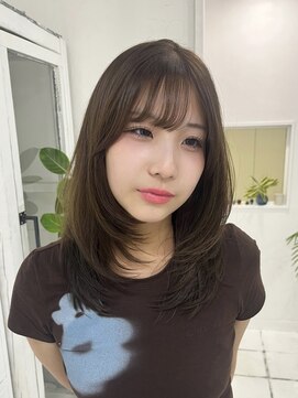 トイロ(toiro) ブリーチなしダブルカラーオリーブベージュ×レイヤーカット