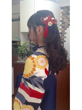 サロンド クラフト(salon de craft) 【卒業式】ふわふわカールのハーフアップ袴スタイル♪