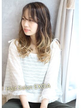 エクシア(EXCIA) バレイヤージュ☆ミックス巻きスタイル