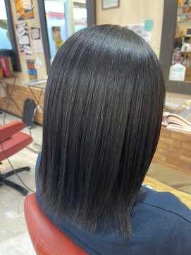 ヘアスタジオブービー 愛されストレートミディ