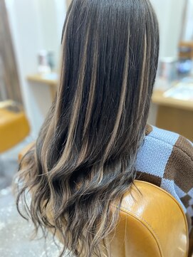 エデン ミュージアム(EDeN MUSEUM) ブラック×ハイライト