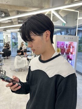 ブラウン(Brown) 毛流れセンターパート　リバースショート