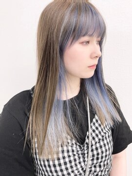 シー(shii..) 《shii../大黒》#インナーカラー＃ペールブルー