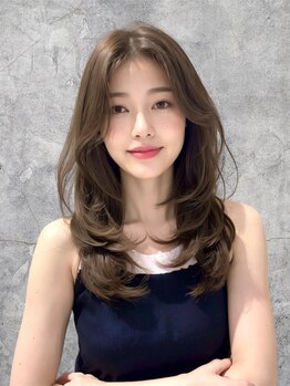 ウィールール 札幌店(WE RULE)の写真/≪白髪を活かした理想のstyle♪≫大人女性の”なりたい”を実現！こだわりの施術で理想の色味と艶感を。