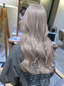 アンドティグルトウキョウ 池袋(&.TIGRE TOKYO) 顔周りカット/くびれレイヤー