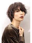 ほつれ感とセミウエットな質感がおしゃれなショートボブ