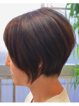 ポタム 東中野(potamu) 前下がりショートボブ