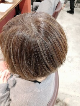 ルーファス 恵比寿 渋谷(Ruufus) 白髪ぼかしハイライトショートボブRuufus恵比寿渋谷】31575