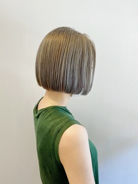 ザデイ(THE DAY) グレーベージュブラントカット