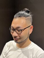 ビーダンディー(Bee dandy) メンズマンバン ミディアムロング ツーブロック スキンフェード