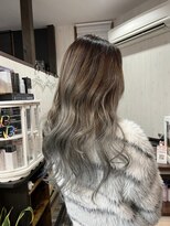 ヘアー リードレス(hair Re:dress)&nbsp;20代30代☆大人可愛いゆるふわグラデーション×シルバーアッシュ
