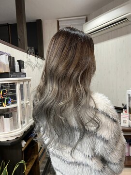 ヘアー リードレス(hair Re:dress) 20代30代☆大人可愛いゆるふわグラデーション×シルバーアッシュ
