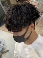 リット バイ フィフス 鹿児島中央駅店(Lit. by fifth)&nbsp;波巻きスパイラルパーマツーブロックツイストパーマメンズヘア