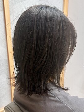 イゾラ(isola) 【isola】簡単スタイリング/小顔/顔まわりレイヤー/ミディアム