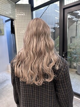 ヴァーディ オモテサンドウ(Vardy omotesando) ベージュカラー ハイトーンカラー