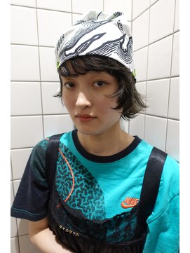 シイ(SIE) ウルフボブ×バンダナアレンジ