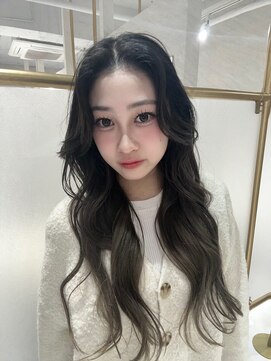 韓国レイヤーカット×暗髪カラー×髪質改善