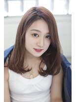 シュシュット(chouchoute)&nbsp;ヘルシーフェザーロング大人かわいいベージュ系斜めバング