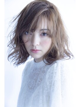 ビューティーアンドケアカロン(Beauty and Care CALON) 潤むベージュで「カジュアル×エレガンス」のギャップスタイル