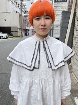 リル(Lilu) 2022/ダブルカラーでオレンジがポイントのマッシュ